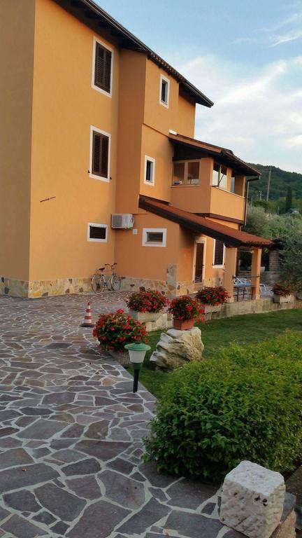 Guest House Nena Motovun Exteriör bild